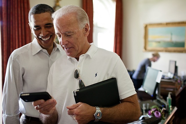 barack obama, iphone, smile
