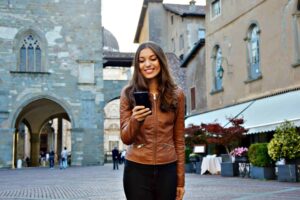 how to tell if a girl likes you over text