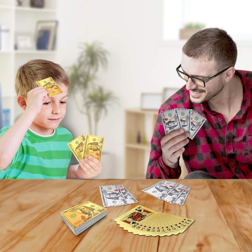 card-game-play-travelling-1