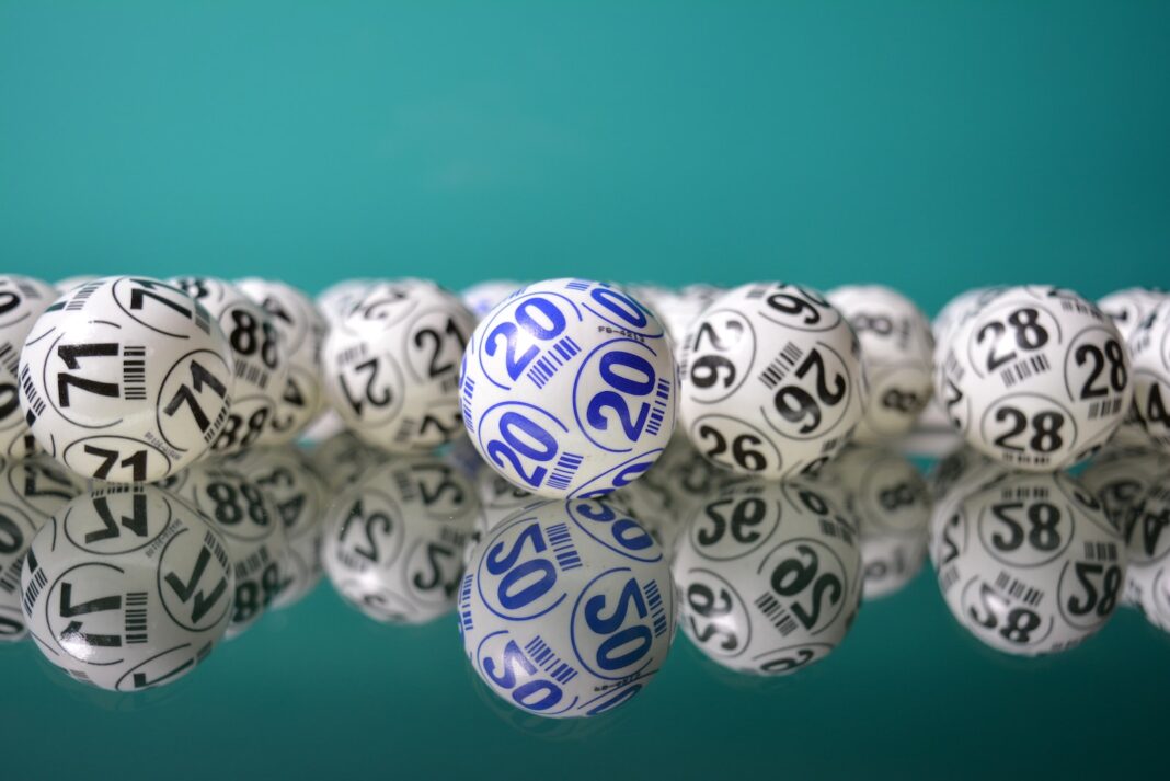 Photo by Alejandro Garay white and blue round ornament