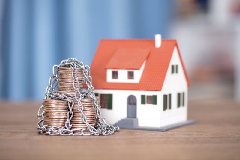 Real,Estate,Freeze,Concept,On,Table