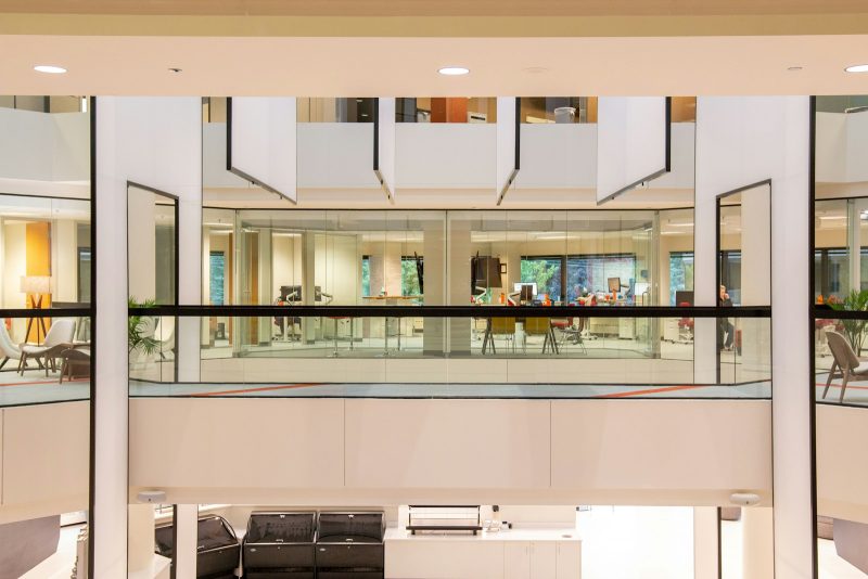 Photo by Kelly Huang white and brown wooden desk