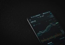 Smart CFD Trading Tips to Improve Your Profit Potential black android smartphone on black textile