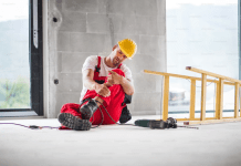 When to Contact a Workers’ Compensation Lawyer After a Job Injury