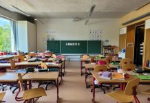 What Makes an Elementary Classroom Work Well? A classroom filled with lots of desks and chairs